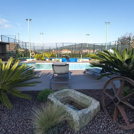 Casa Grande Gondomil Com Campo De Padel, Piscina