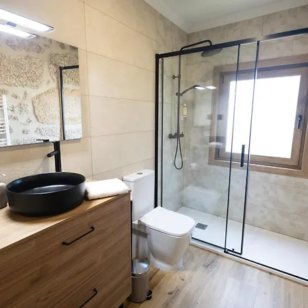 Casa Grande Gondomil Com Campo De Padel, Piscina فالينسا