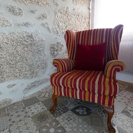 Casa Grande Gondomil Com Campo De Padel, Piscina