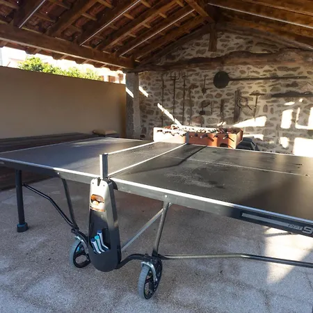 منزل ريفي Casa Grande Gondomil Com Campo De Padel, Piscina