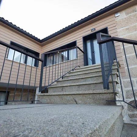 Casa Grande Gondomil Com Campo De Padel, Piscina منزل ريفي *