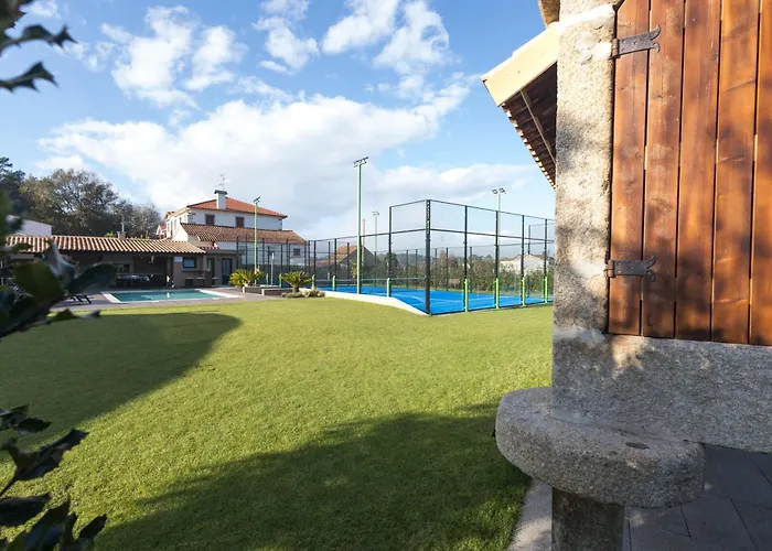 Casa Grande Gondomil Com Campo De Padel, Piscina Casa di campagna *