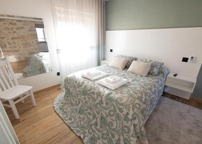 Casa Grande Gondomil Com Campo De Padel, Piscina Casa di campagna *