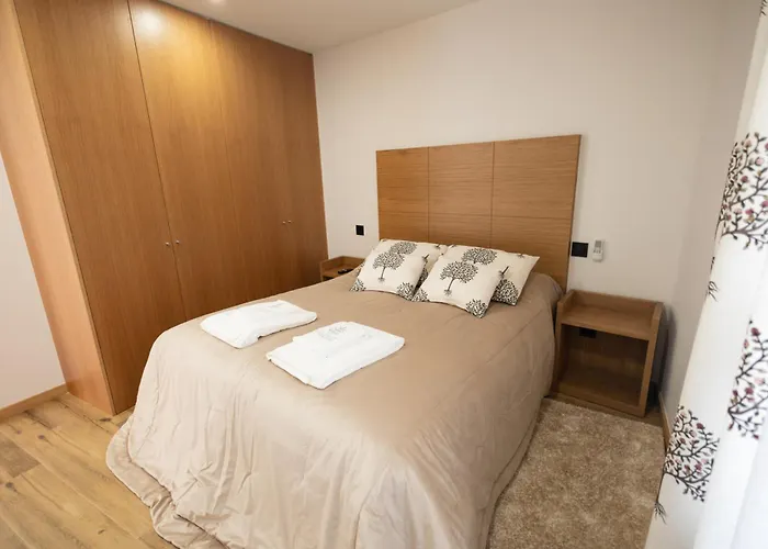 Casa Grande Gondomil Com Campo De Padel, Piscina *