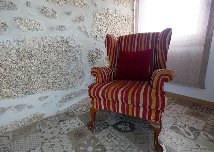 Casa Grande Gondomil Com Campo De Padel, Piscina