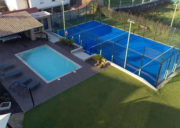 Casa Grande Gondomil Com Campo De Padel, Piscina
